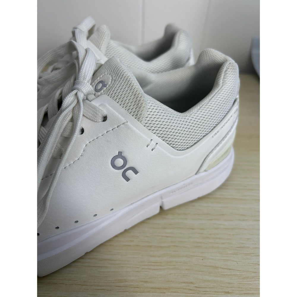 On The Roger Women 9 All White Advantage Low Top Tennis shoes Athleisure Comfort - Picture 11 of 12